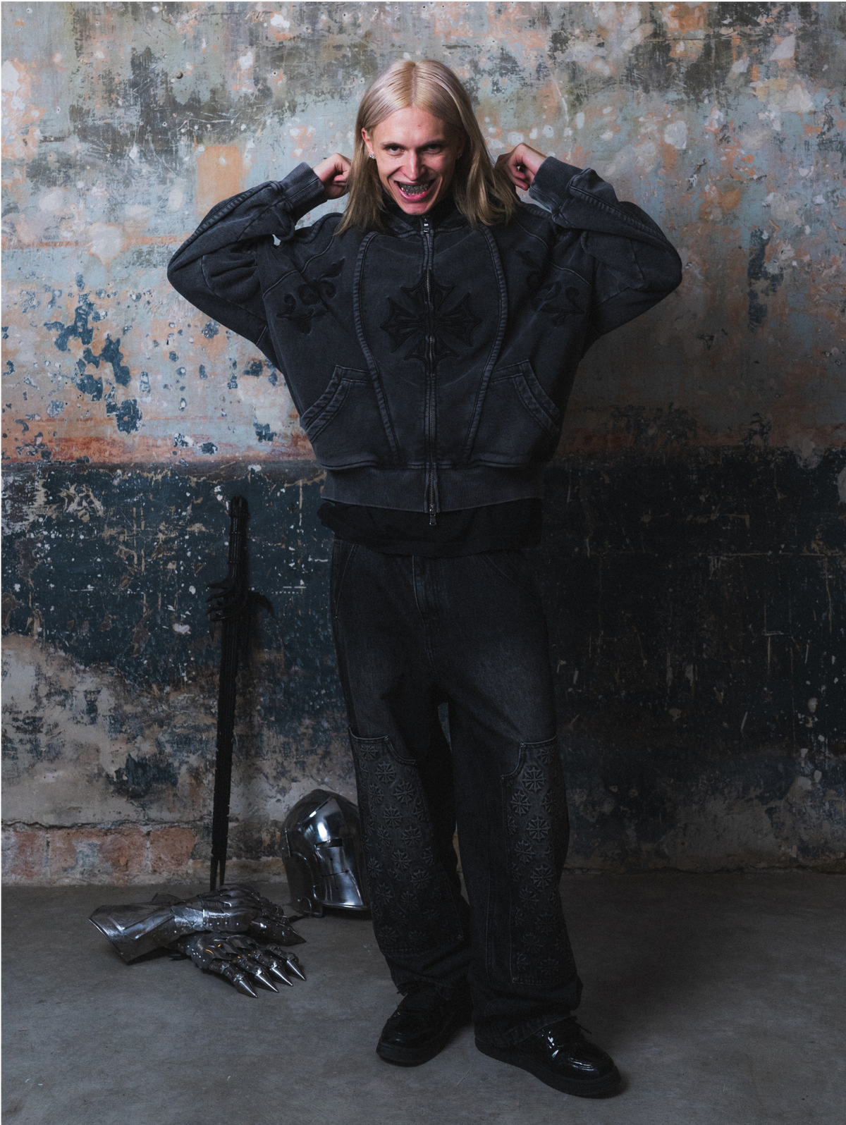 Holy Phantom (Black)