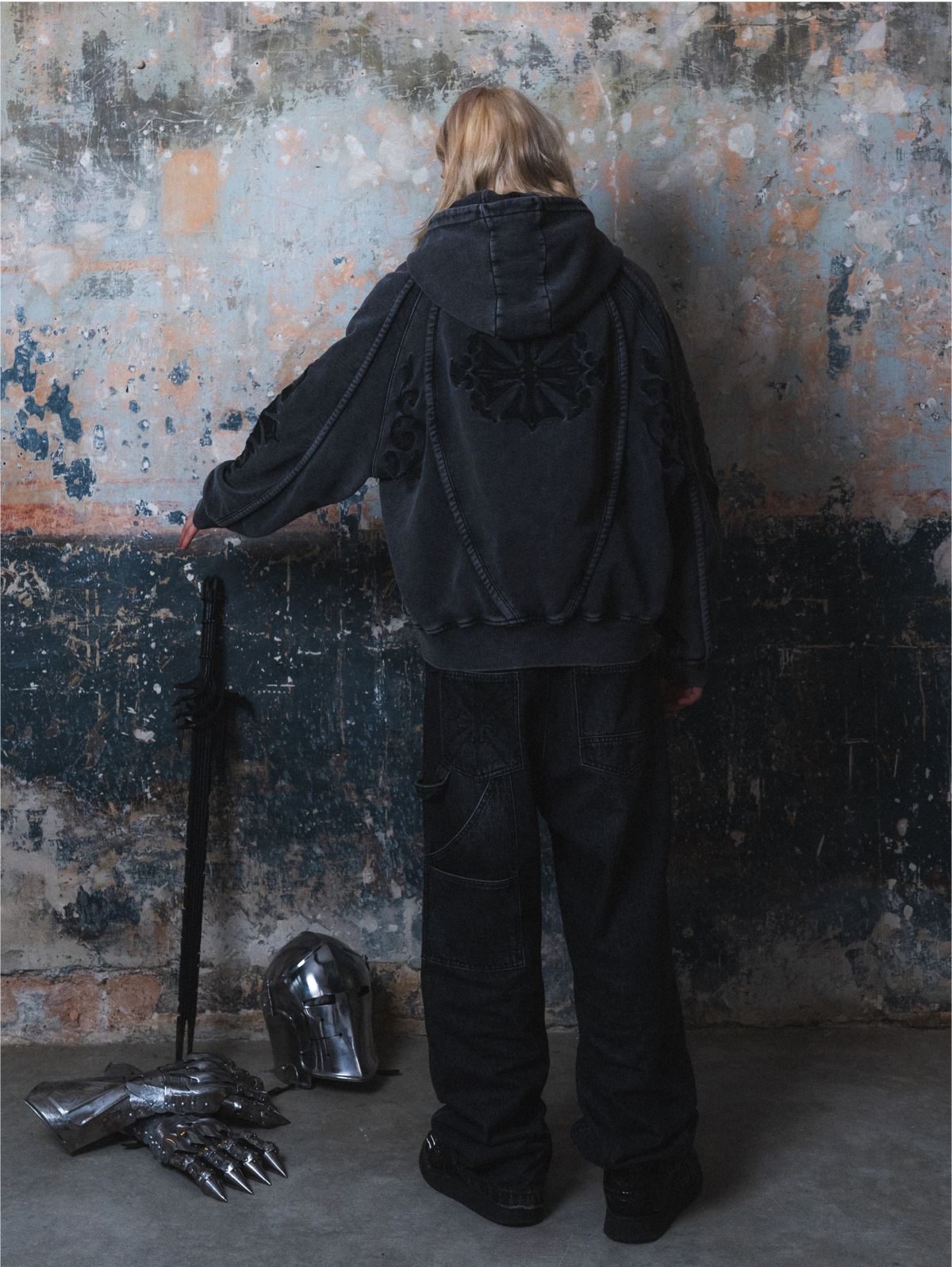 Holy Phantom (Black)