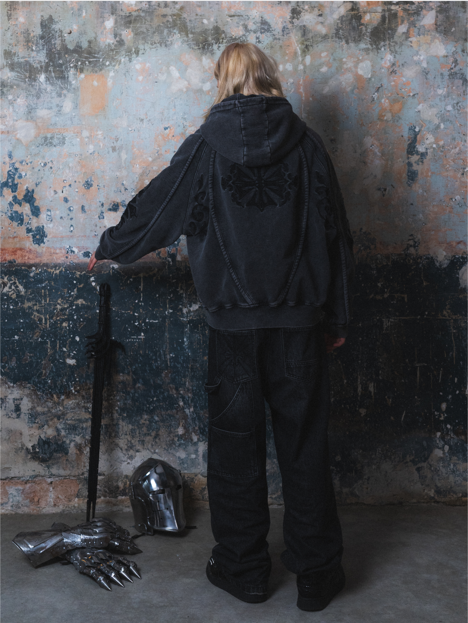 Holy Phantom (Black)