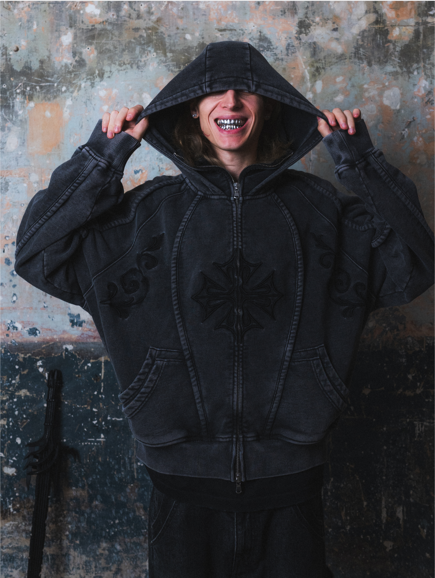 Holy Phantom (Black)